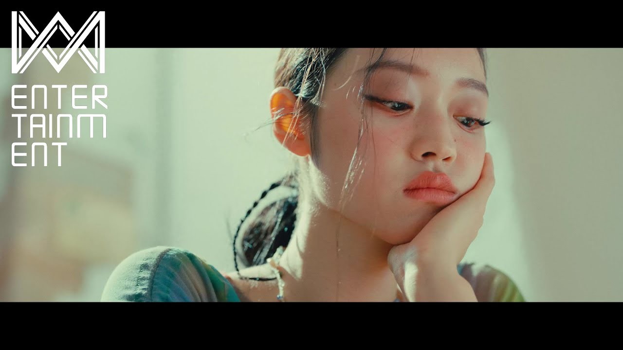 [MUSIC VIDEO] YooA (유아) – Lay Low (2022.11.05/MP4/RAR)