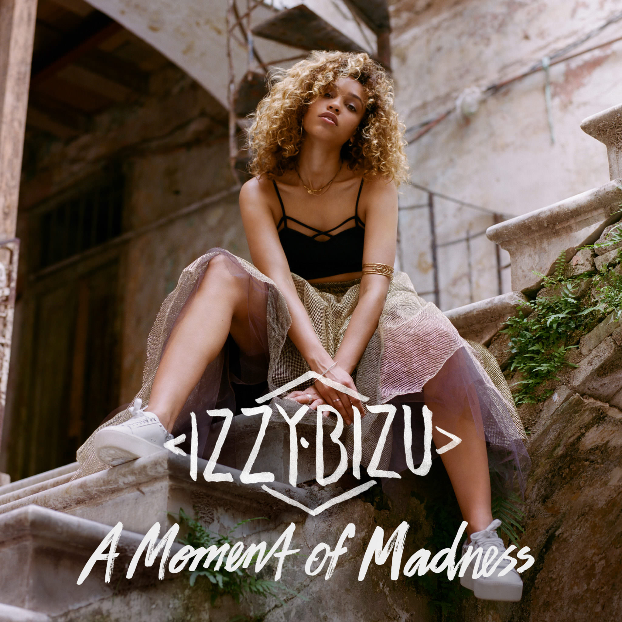 Izzy Bizu – A Moment Of Madness {Deluxe Edition} (2016) [Qobuz FLAC 24bit/44,1kHz]