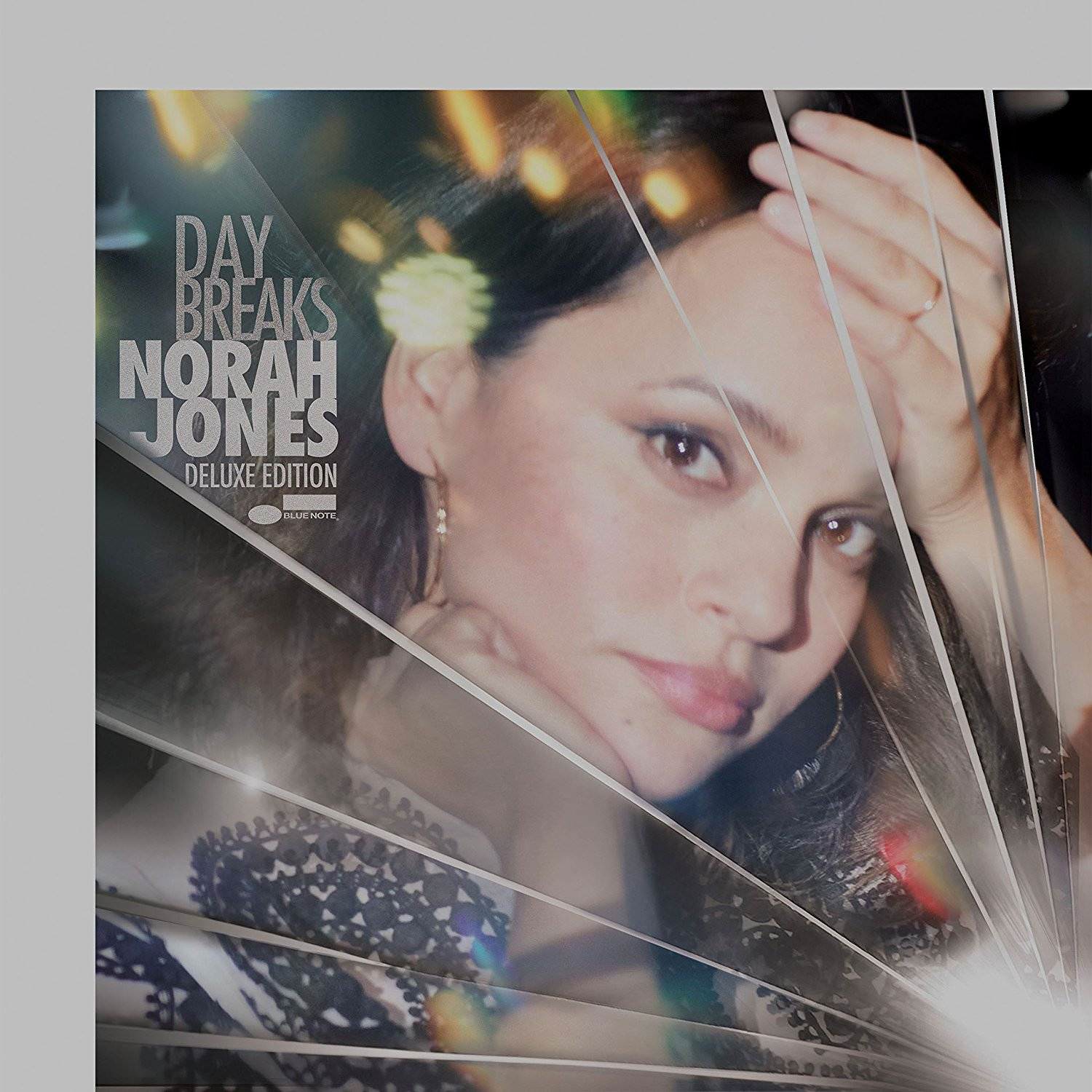 Norah Jones - Day Breaks {Deluxe Edition} (2017) [7Digital FLAC 24bit/44,1kHz]